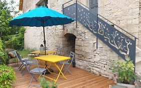 Ecrin De Nature En Bord De Riviere